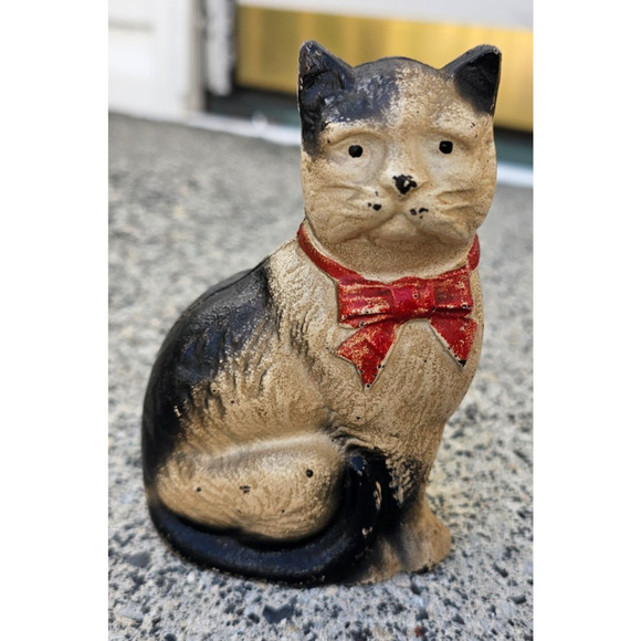 Antique Cast Iron White Cat Coin Bank w/Red Bow Hand Painted Original Paint 4.5" - Picture 1 of 4